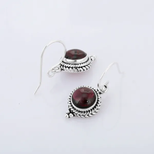 925_sterling_silver_light_weight_garnet_studded_dangle_earring