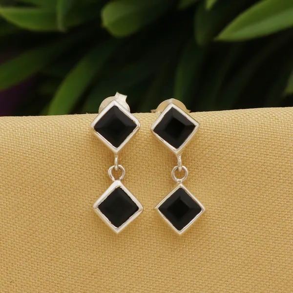Black_Onyx_925_Silver_Square_Studs_-_Stylish_Modern_Daily_Wear
