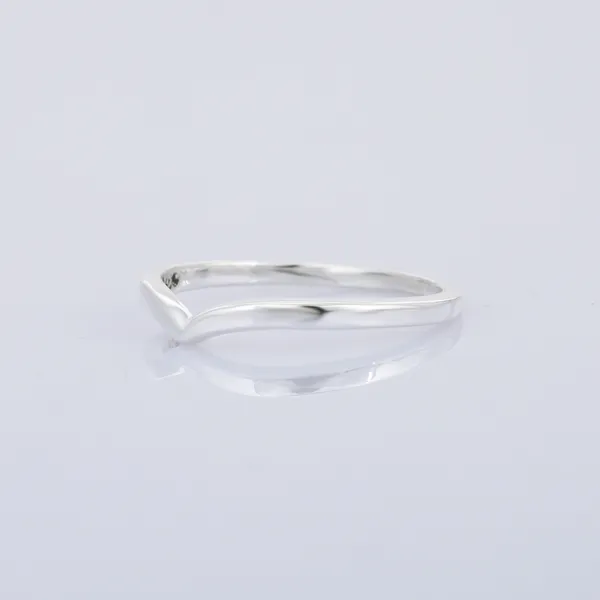 Simple_925_Sterling_Silver_Plain_Ring_-_Handcrafted_Minimalist_Silver_Band_for_Daily_Wear
