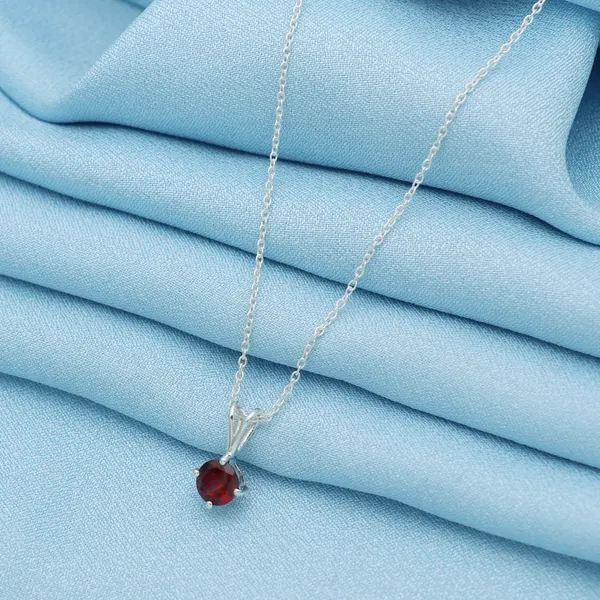925_sterling_silver_garnet_studded_light_weight_pendant_with_chain