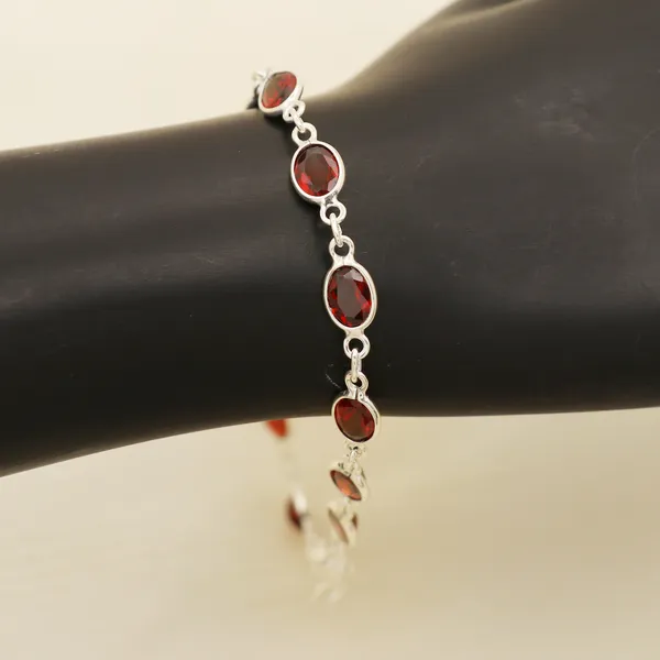 925_sterling_silver_bracelet_with_garnet