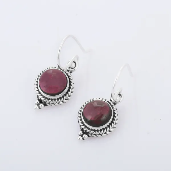 925_sterling_silver_light_weight_garnet_studded_dangle_earring