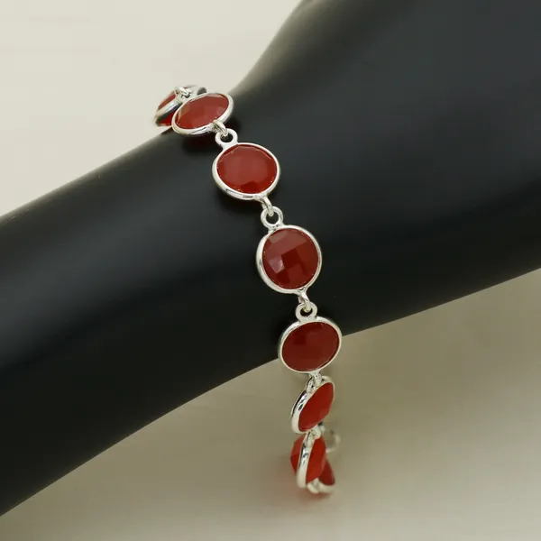 925_sterling_silver_round_red_onyx_chekker_studded_light_weight_delicate_bracelet