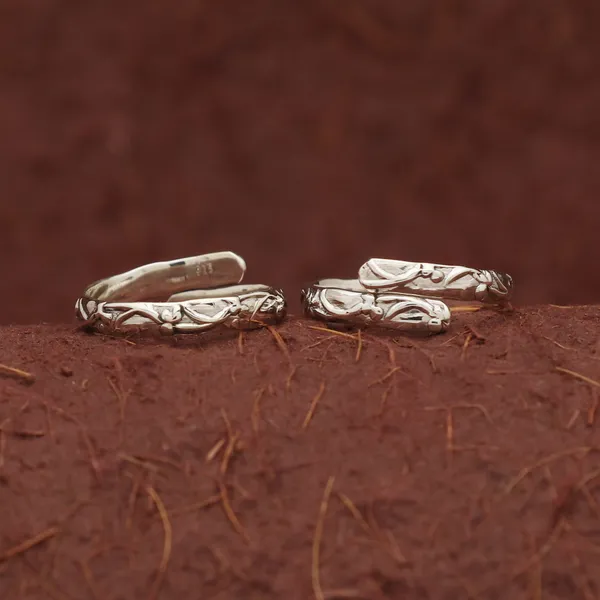 Handcrafted_925_Sterling_Silver_Tribal_Bail_Toe_Ring_-_Antique_Finish_Ethnic_Foot_Jewelry