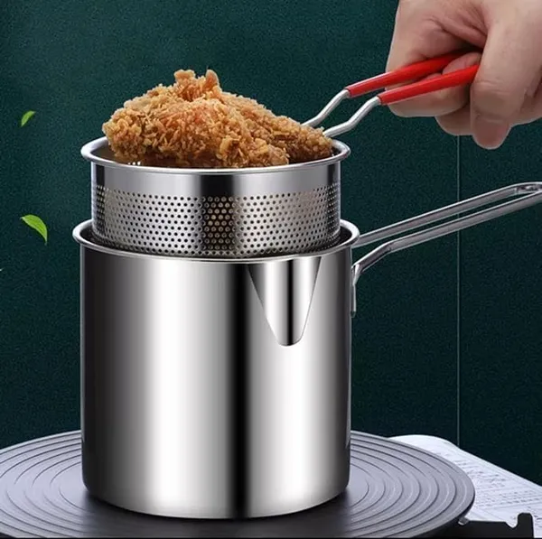 Deep_Frying_Pot_With_Strainer_Basket