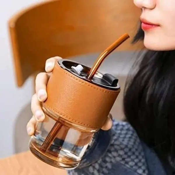Glass_Reusable_Sipper_Bottle_With_Leather_Sleeve
