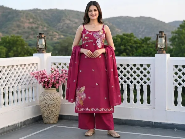 Pink_Cotton_Sleeveless_Embroidered_Ethnic_Kurta_Set_For_Women
