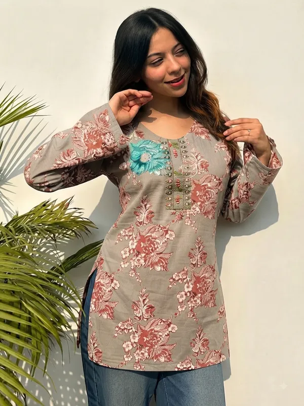 Grey_Cotton_Straight_Floral_Print_Kurti_For_Women