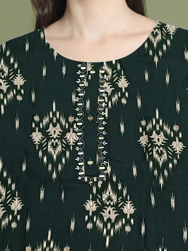 Green_Cotton_Straight_Printed_Kurti_For_Women