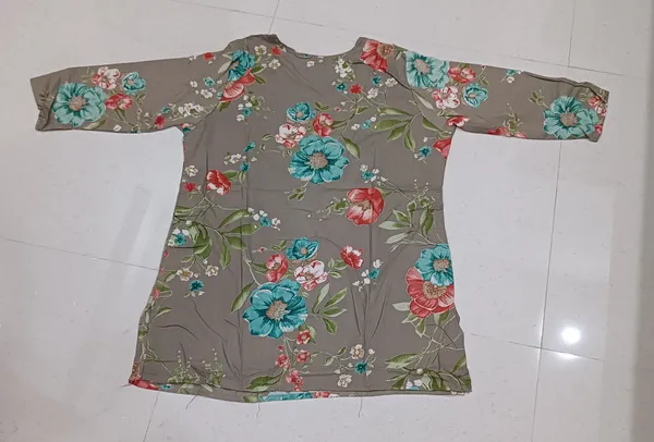 Grey_Floral_Print_Straight_Kurti_for_Women