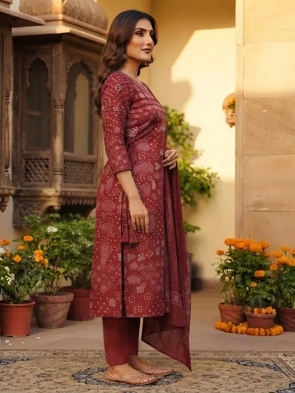 Maroon_Printed_Straight_Kurta_Set_For_Women