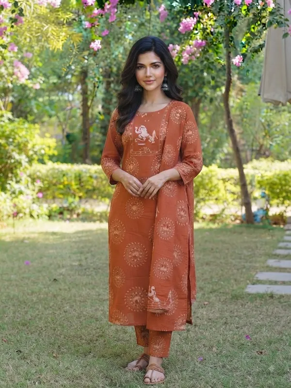 Rust_Cotton_Straight_Printed_Ethnic_Kurta_Set_For_Women