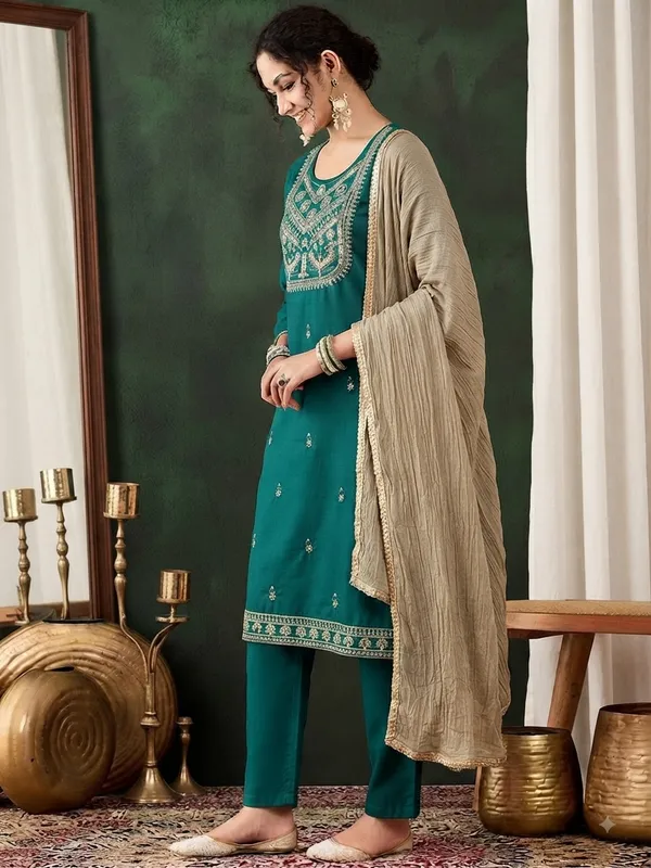 Luxury_Embroidered_Teal_Green_Kurta_Set_with_Dupatta_–_Premium_Ethnic_Outfit_for_Special_Occasions