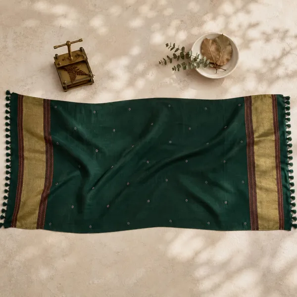 Emerald_Kutchi_Jaripatta_Woollen_Shawl
