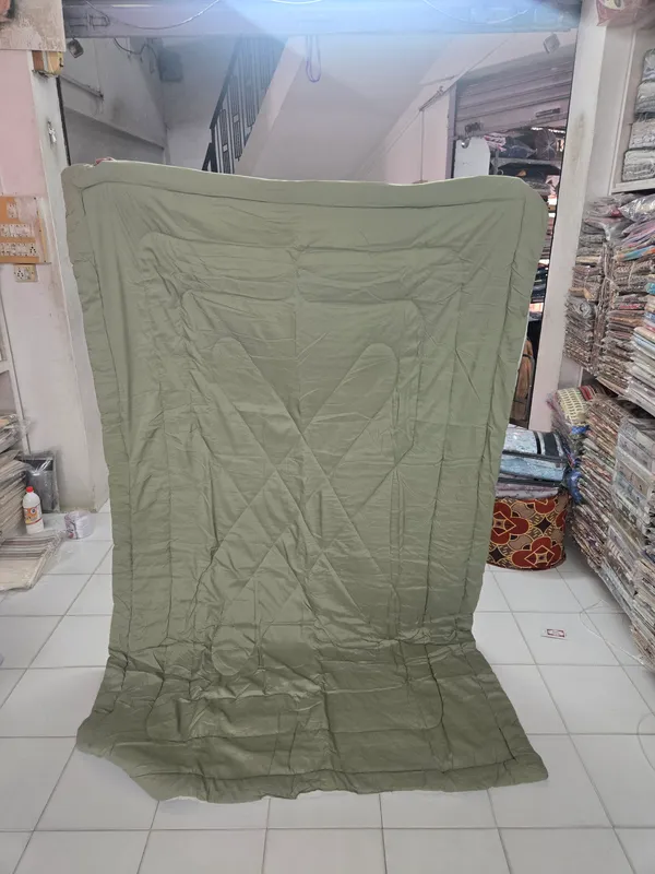 single_bed_comforter_plain