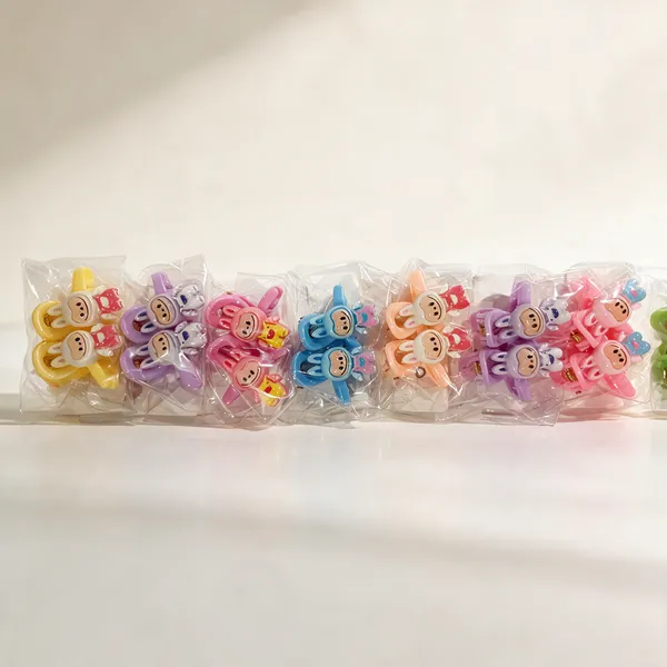 Multicolor_Plastic_Cartoon_Face_Hair_Clips_Set_For_Girls__-_Pack_Of_6