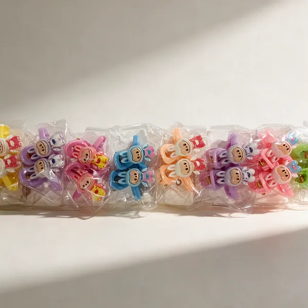 Multicolor_Plastic_Cartoon_Face_Hair_Clips_Set_For_Girls__-_Pack_Of_6