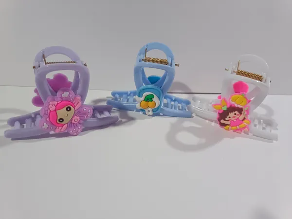 Multicolor_Plastic_Cartoon_Hair_Clip_Set_for_Girls