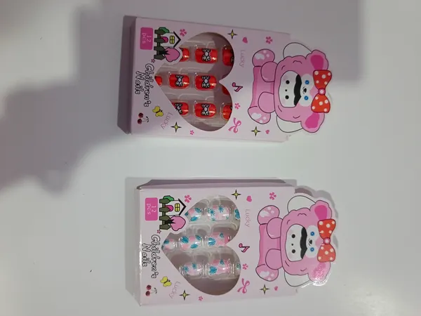 Children's_Nail_Art_Pink_And_Clear_Artificial_Nails