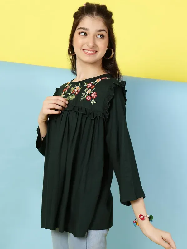 Green_Rayon_Floral_Embroidery_Round_Neck_Casual_Top_For_Girls