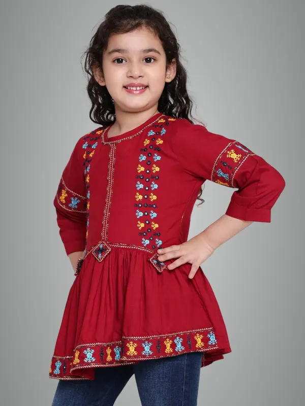 Maroon_Rayon_Floral_Embroidery_Round_Neck_Casual_Top_For_Girls
