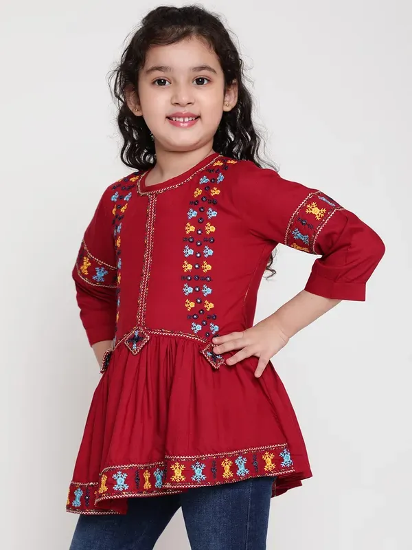 Maroon_Rayon_Floral_Embroidery_Round_Neck_Casual_Top_For_Girls