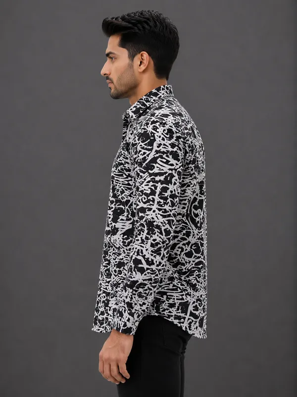 Italian_shirting_Black_Abstract_Print_Casual_Shirt_for_Men