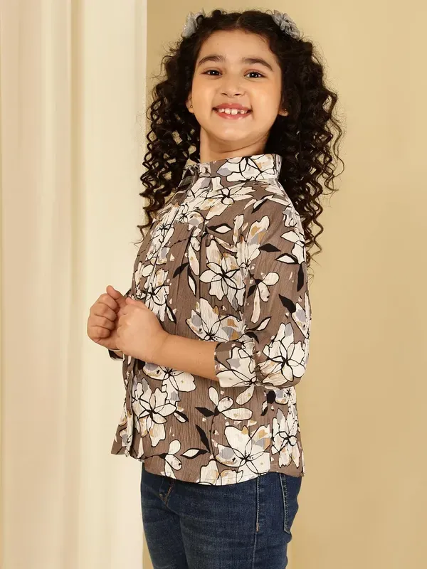 Brown_Floral_Printed_Regular_Fit_Spread_Collar_Casual_Top_For_Girls