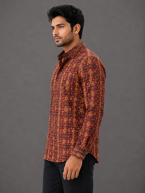 Maroon_Geometric_Print_Full_Sleeve_Shirt_For_Men