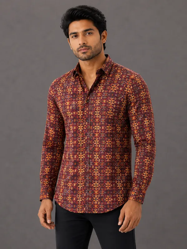 Maroon_Geometric_Print_Full_Sleeve_Shirt_For_Men