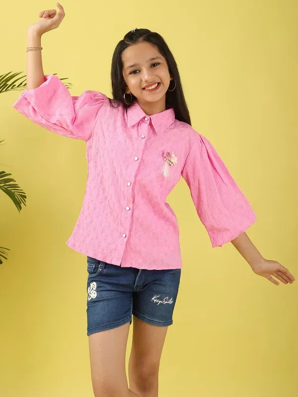 Pink_Textured_Shirt_With_Applique_Puff_Sleeves_Casual_Button_Down_Top_For_Girls