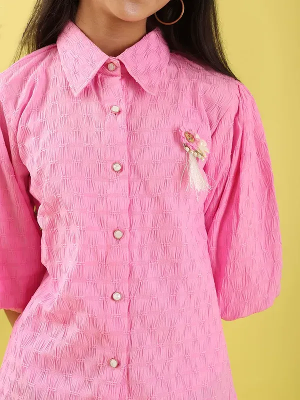 Pink_Textured_Shirt_With_Applique_Puff_Sleeves_Casual_Button_Down_Top_For_Girls