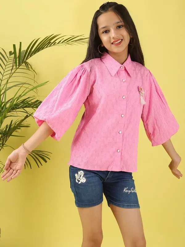 Pink_Textured_Shirt_With_Applique_Puff_Sleeves_Casual_Button_Down_Top_For_Girls