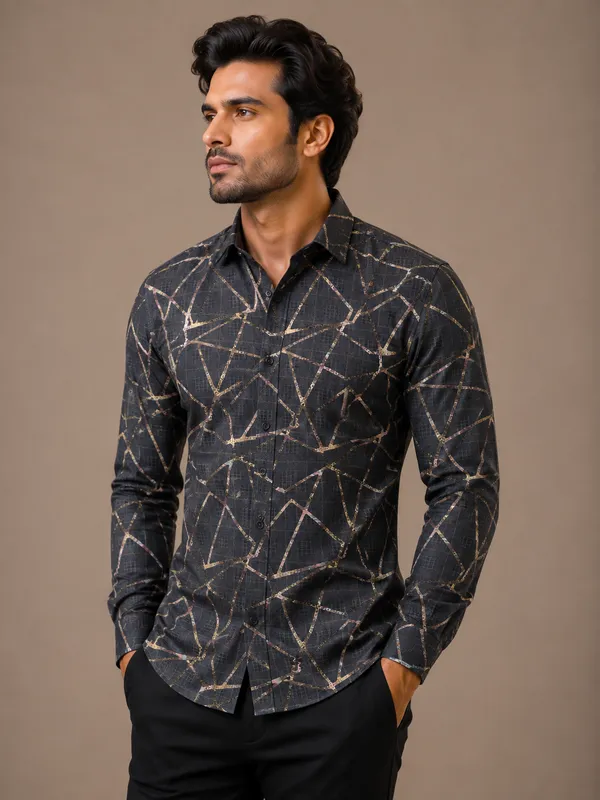 Black_Abstract_Print_Full_Sleeve_Shirt_for_Men