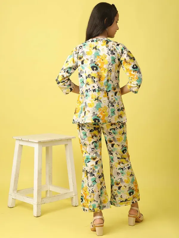 Multicolor_Floral_Printed_Stylish_Blazer_Crop_Top_And_Flared_Pants_Co-Ord_Set_For_Girls