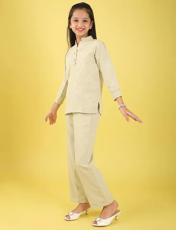 Pista_Traditional_Super_Soft_Viscose_Modal_Pure_Cotton_Kurta_And_Pant_Set_For_Girls