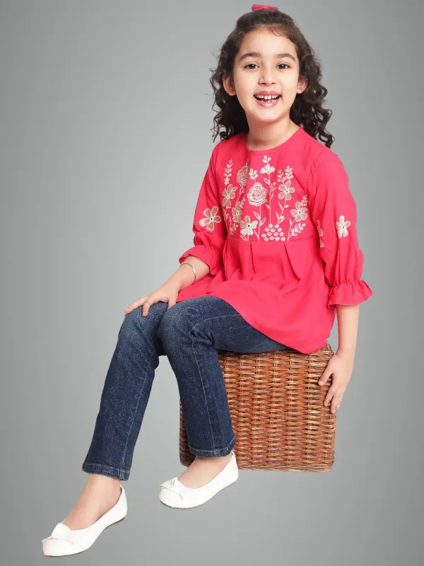 Red_Embroidered_Regular_Fit_Round_Neck_Casual_Top_For_Girls