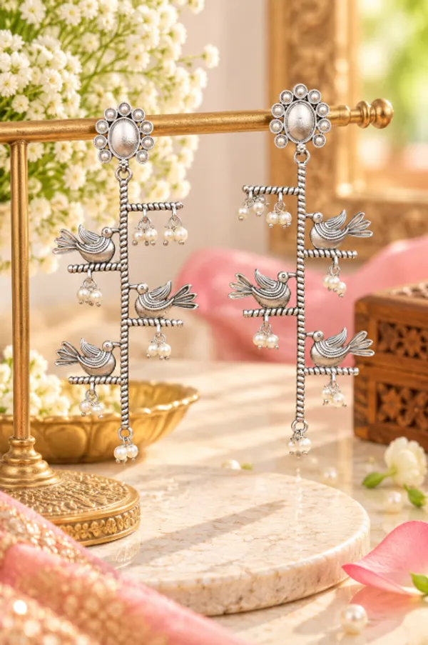 Artistic_Bird-Inspired_Silver_Dangler_Earrings