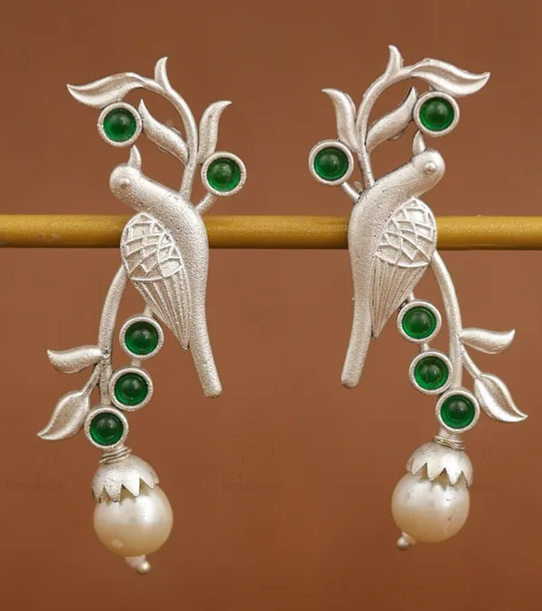 Silver_Tone_Green_Stone_Pearl_Drop_Earrings