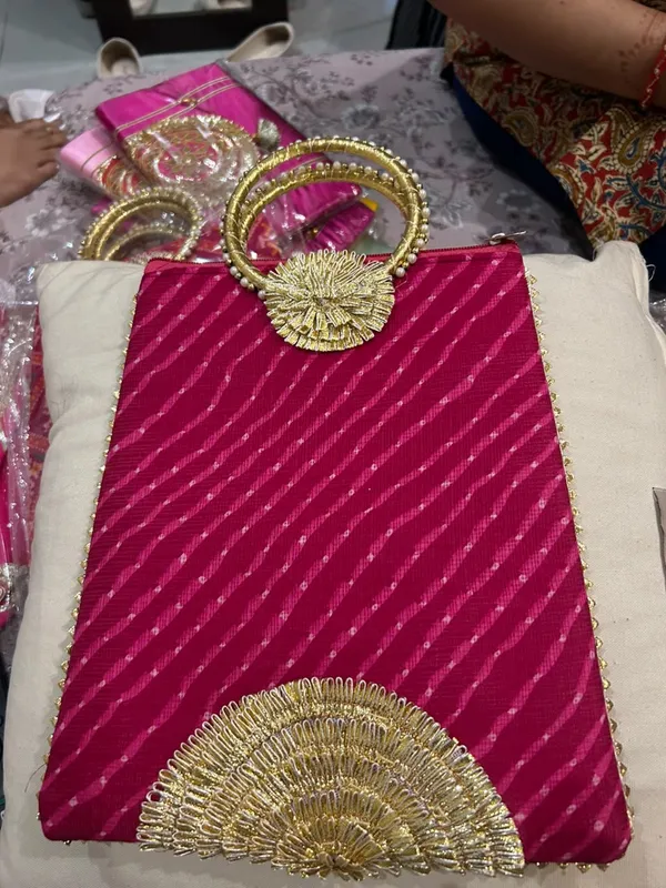 Pink_lehriya_Fabric_Embellished_Handbag_for_Women