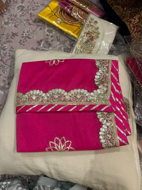 Magenta_12/12_embroidered_thal_posh