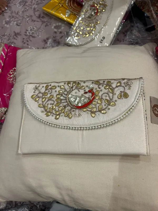 Cream_Embroidered_Ethnic_Suit_Fabric_for_Women