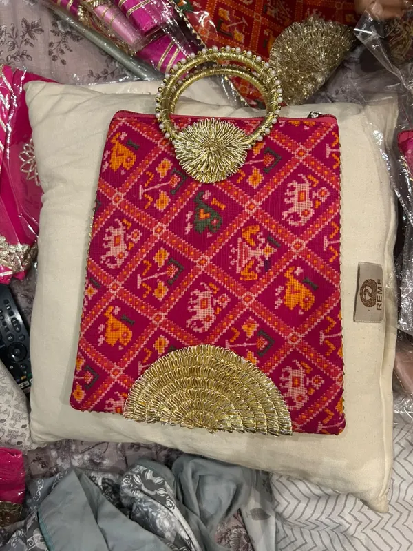 Pink_Fabric_Embroidered_Handheld_Clutch_For_Women