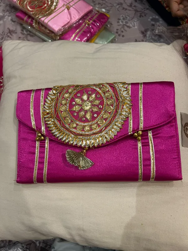 Pink_Embroidered_Ethnic_Clutch_For_Women