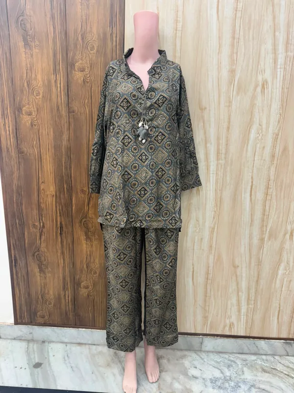 Olive_Printed_Relaxed_Fit_Sleepwear_Set_for_Women