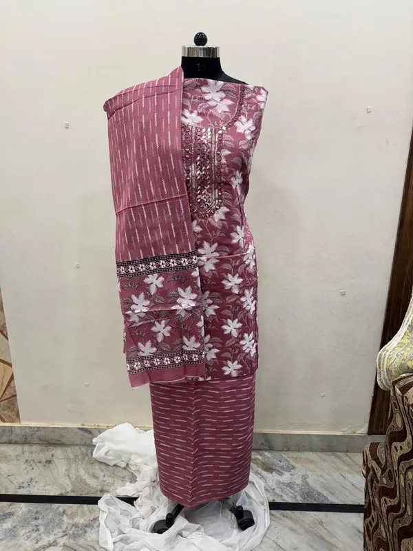 Maroon_Cotton_Floral_Print_Straight_Suit_Set_For_Women