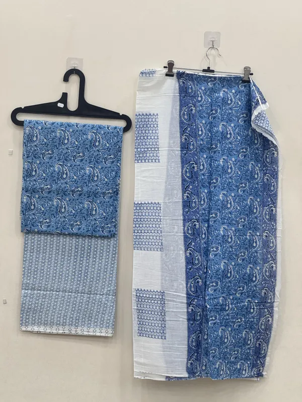 Blue_Paisley_Print_Saree_for_Women