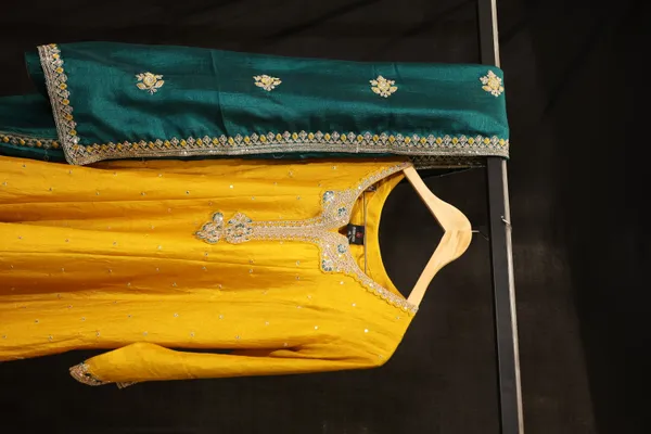 Yellow_Georgette_Straight_Embroidered_Anarkali_Suit_Set_For_Women