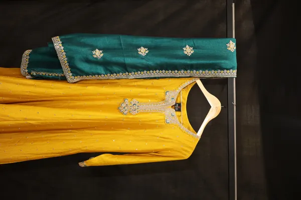 Yellow_Georgette_Straight_Embroidered_Anarkali_Suit_Set_For_Women