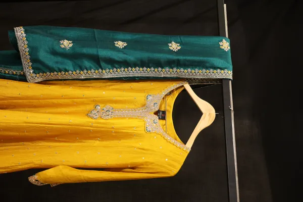 Yellow_Georgette_Straight_Embroidered_Anarkali_Suit_Set_For_Women